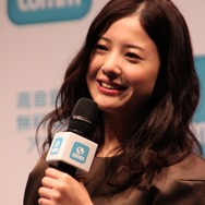 【フォトレポート】吉高由里子さんの本領発揮!? 無料通話アプリ「comm」スタート発表会