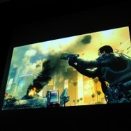 大スクリーンで放映されたトレーラー