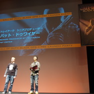 左:パット・ドゥワイヤー氏<br>右:塩見卓也氏