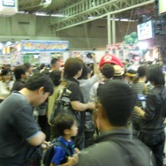 マリオの着ぐるみが出てくると一瞬で人だかりに