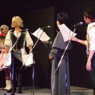 エミリー役：明坂聡美さん、ホームズ Jr.役：鈴木千尋さん、ワトソン Jr.役：木村良平さん、そしてスペシャルゲスト  ルパン Jr.役：松風雅也さん