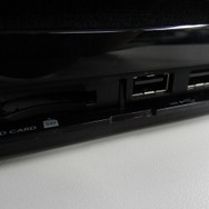 SDカードやUSBポート