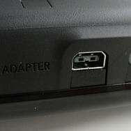 ACアダプタやイヤホンジャック