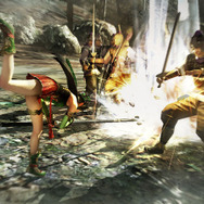 遠心力を利用して振り回すことで、攻撃の威力が増大