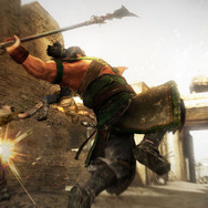 荒々しく振り回す攻撃で、高い威力と広い攻撃範囲が特徴の武器