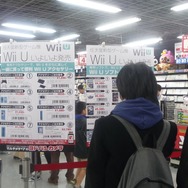 どのソフトを買おうか迷っている様子