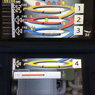 LRボタンを押すことにより昇降ポイントを操作してベルトコンベアを操り、荷物を別のレーンに移動させましょう。