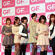 佐藤利奈さん、原田ひとみさん、水橋かおりさん(左側3名)