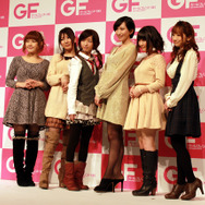 豪華な声優陣は、ゲーム内に60人以上登場する