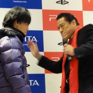 史上初のビンタ同梱パック、猪木さんの闘魂ほとばしるビックロイベントをフォトレポート