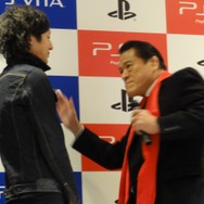 史上初のビンタ同梱パック、猪木さんの闘魂ほとばしるビックロイベントをフォトレポート