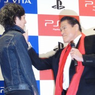 史上初のビンタ同梱パック、猪木さんの闘魂ほとばしるビックロイベントをフォトレポート