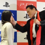 史上初のビンタ同梱パック、猪木さんの闘魂ほとばしるビックロイベントをフォトレポート