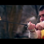 iPhoneのカジュアルゲー『Fruits Ninja』リアルに再現したら?　忍者がフルーツを斬りつける！