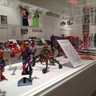 「EVANGELION100.0」開催 渋谷・パルコミュージアムに2000アイテムの展覧会
