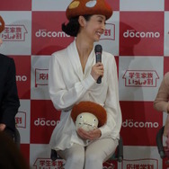 “ハハドコモダケ”役を演じた草刈さん