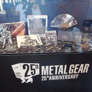 ブートキャンプ会場には、様々なアイテムが展示中。限定モデルのPS3も。