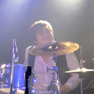 岡島俊治さん(Dr)