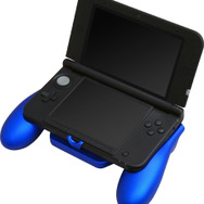 ラバーコートグリップ(ブルー)を3DS LLに装着
