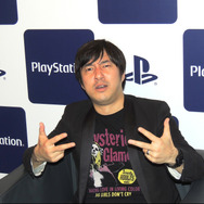 記者発表時の須田剛一氏