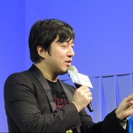 カンペを見ながら中国語で挨拶