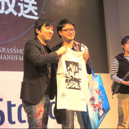 クイズ大会の景品は須田氏から直接手渡されました