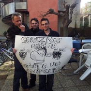 レイマンの生みの親Michel Ancel氏(左)も抗議の声を上げる