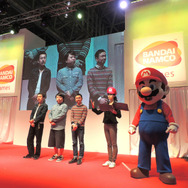 ステージにはマリオと我が家が登場!