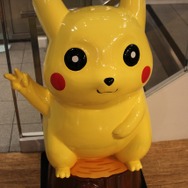 ピカチュウと記念撮影も
