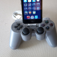 プレステコントローラー風iPhoneドック