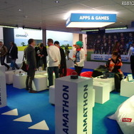 【MWC 2013】体験版LINEをインストールした「Asha」　ノキアブースで発見