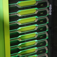 サーバーはこのようなデザイン