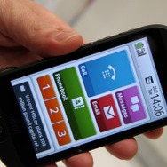 【MWC 2013】富士通、海外向けらくらくスマートフォン「STYLISTIC」を初披露