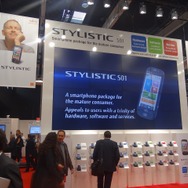 【MWC 2013】富士通、海外向けらくらくスマートフォン「STYLISTIC」を初披露