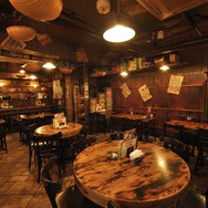 昭和な雰囲気を楽しめる居酒屋「駄菓子バー」