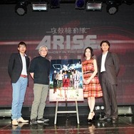 左から　石川光久さん、黄瀬和哉さん、坂本真綾さん、冲方丁さん