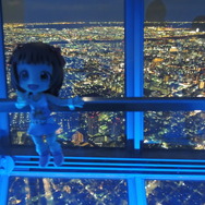 夜景をバックに