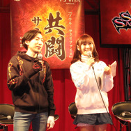 MCを努めた椿姫彩菜さん(右)と、ソニー・コンピュータエンタテインメント広報担当の北尾泰大氏