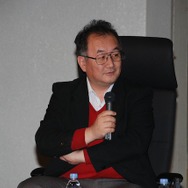 モデレータをつとめた遠藤雅伸氏