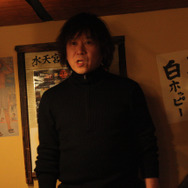 「レトロゲームの8bitと駄菓子バーのレトロ感がマッチした」と片岡氏