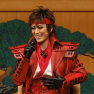 これは目覚めてしまいそう!宝塚歌劇団花組公演「戦国BASARA」制作発表会でのパフォーマンスをフォトレポートでお届け