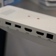 ドッグには多数のポートが用意されている