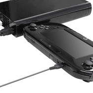 Wii U GamePadをUSBポートから充電。ダブルUSBで充電も早い