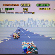 3Dでプレイするとコースや看板などの障害物はもちろん、アザーカーとの距離感も把握しやすくなります