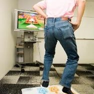 都竹茂樹・高知大医学部准教授がWii『ファミリートレーナー』を体験
