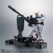 180mmキャノンの砲撃姿勢も再現可能