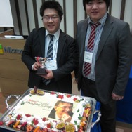 ビル・ゲイツ氏をあしらった特製ケーキも登場した