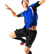 iOS向けサッカークラブ育成ゲーム『バーコードフットボーラー』に吉田麻也選手が登場