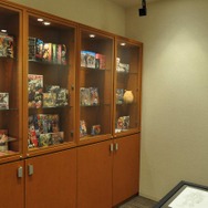 サイバーコネクトツーの会議室に飾れている『.hack』関連作品