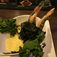 よく見ると人の形に見えないか・・・